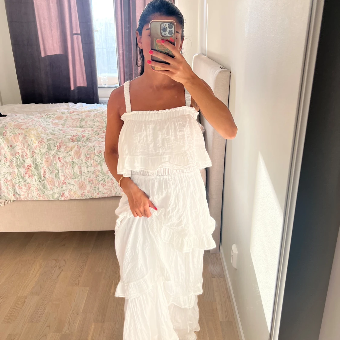 Vit långklänning med volanger - 2