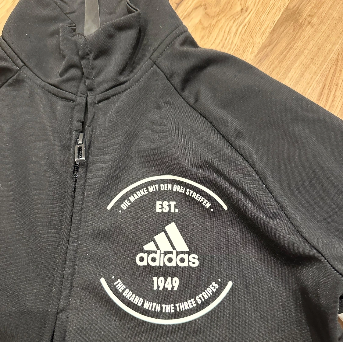 Svart tröja från Adidas - 1