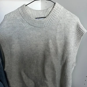 Zara tröja  - Jättefin Zara tröja i mycket bra skick!