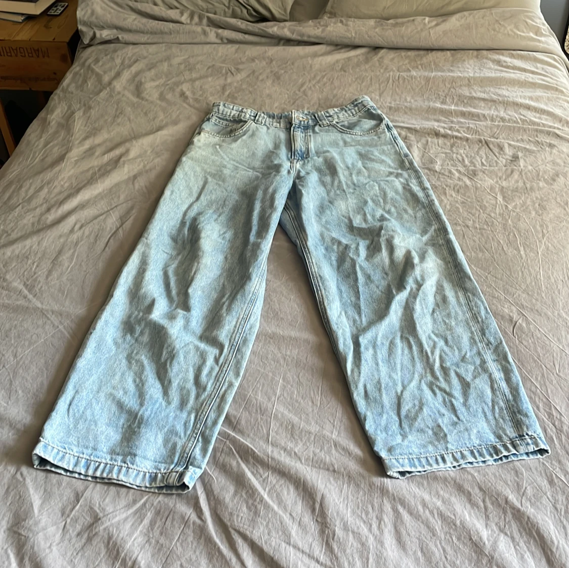 Baggy ljusblå jeans från H&M