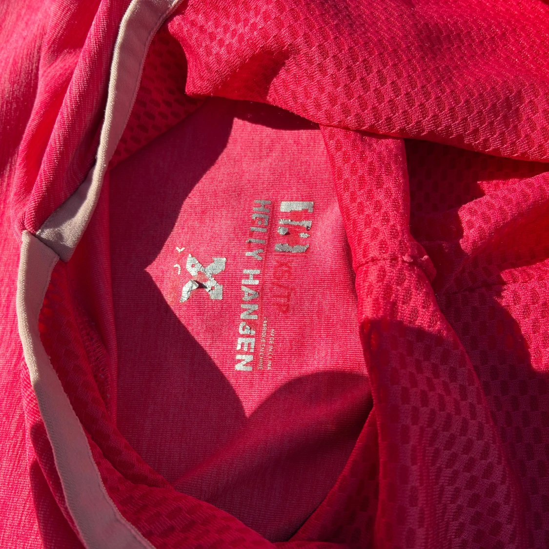 Rosa hoodie från Helly Hansen - 2