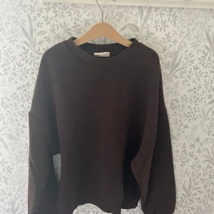Brun sweatshirt - Jättefin brun sweatshirt från Gina Tricot!