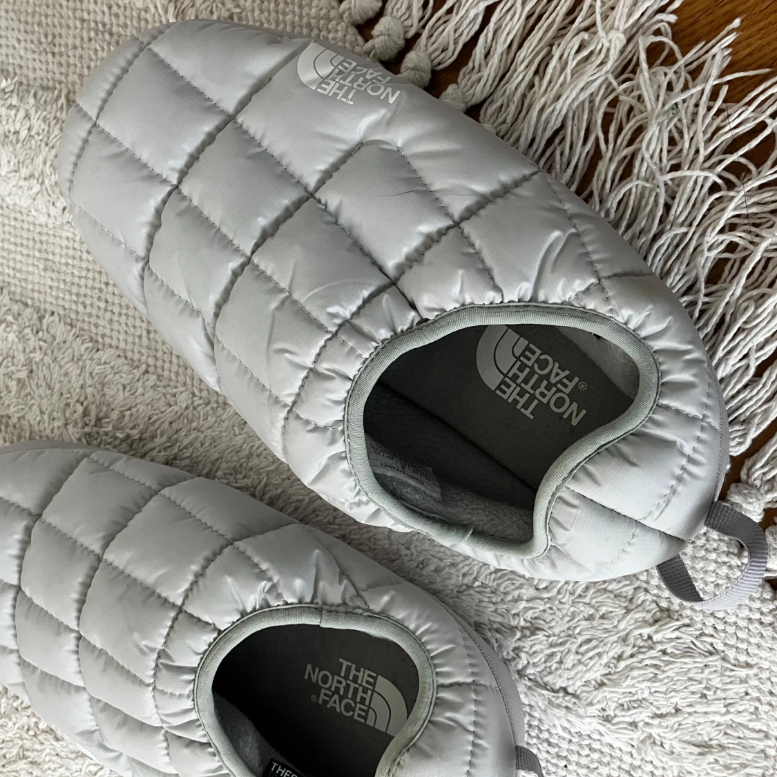 Vita Thermoball tofflor från The North Face - 1
