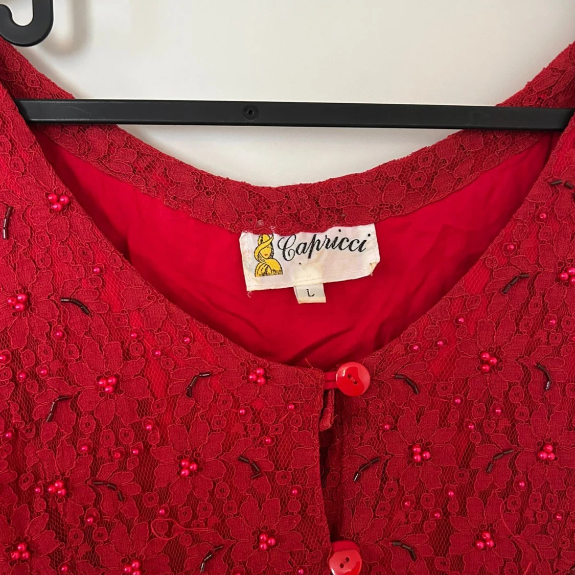 Röd spetsklänning från Capricci - 2