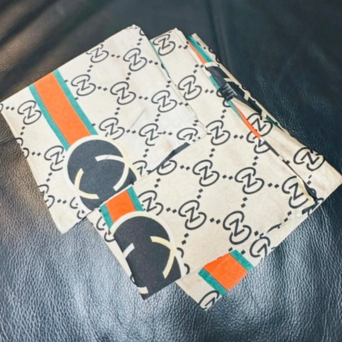 Retroinspirerad beige scarf – silkeslen och oanvänd