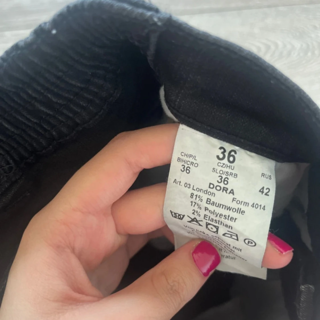 Svarta jeans Dora Comfort - 2