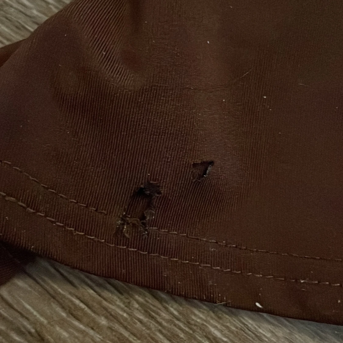 Brun långärmad topp med rosett - 1