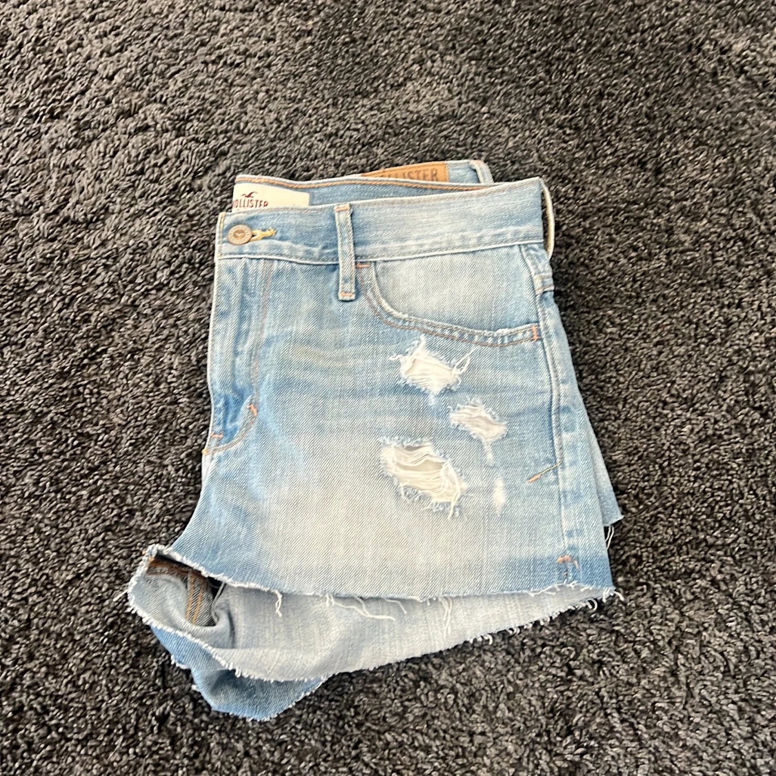 Blåa holllister shorts  - 2