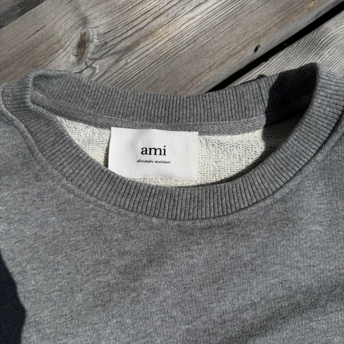 Grå sweatshirt från Ami Paris - 1