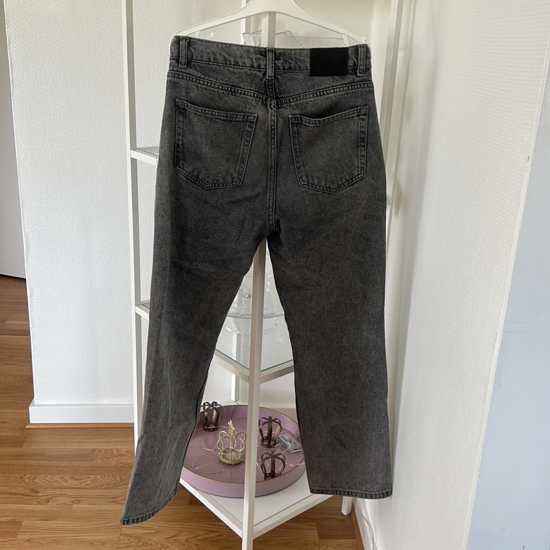 Grå jeans från Grunt, raka ben - 1