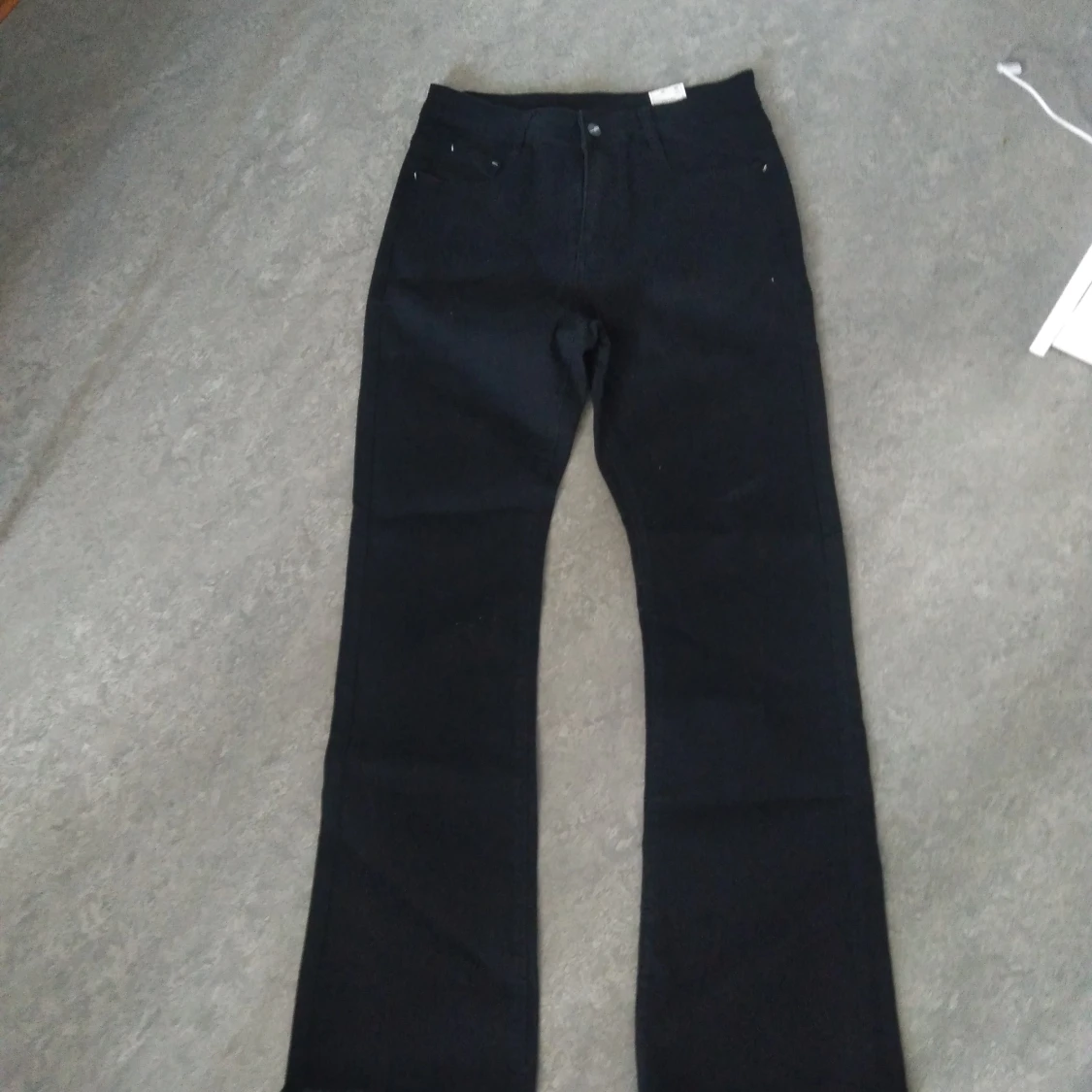 Svarta bootcut jeans i storlek 30 - 1