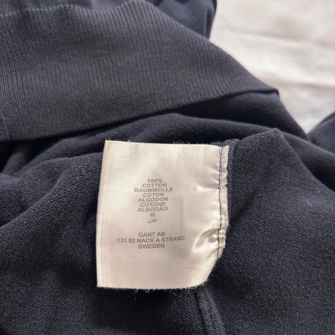 Svart v-ringad tröja från GANT - 3