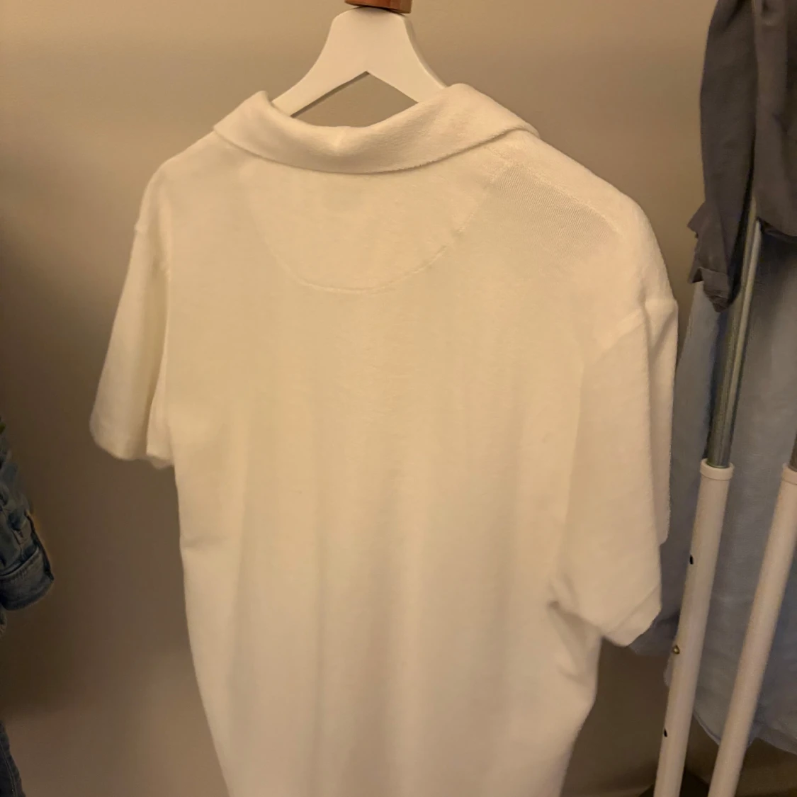 Vit frotté t-shirt från Stones - 2