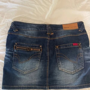 Vintage jeans kjol - Vintage jeans kjol från only i superbra skick storlek w25