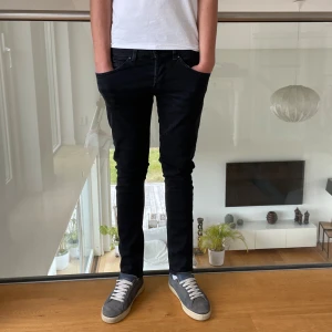 Dondup George jeans  - Säljer nu dessa Dondup George jeans, skriv för fler bilder/frågor🙌🏼