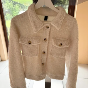 teddy kappa - beige teddy kappa från shein! 