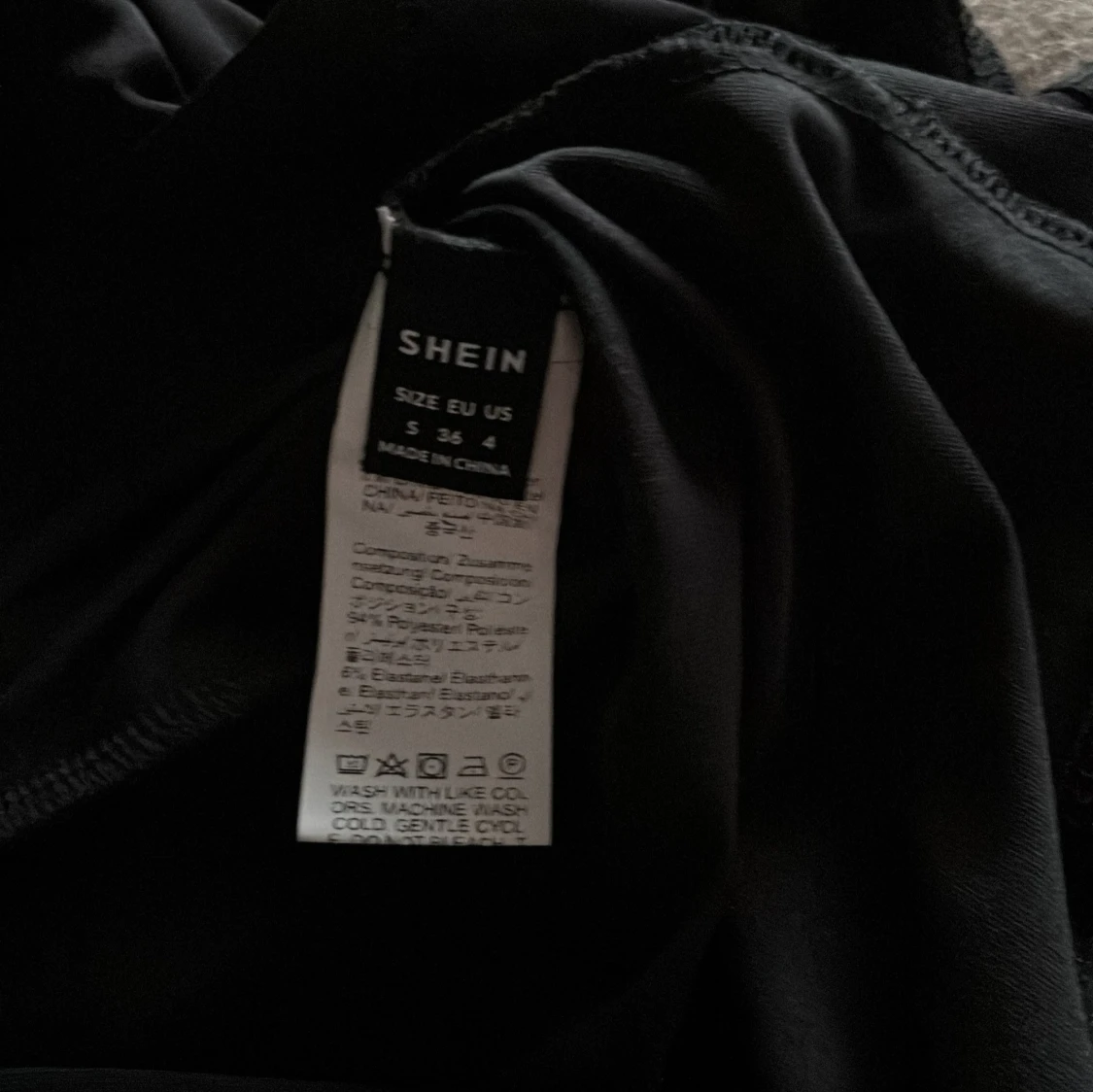 Svart omlottopp med knyt från SHEIN - 2