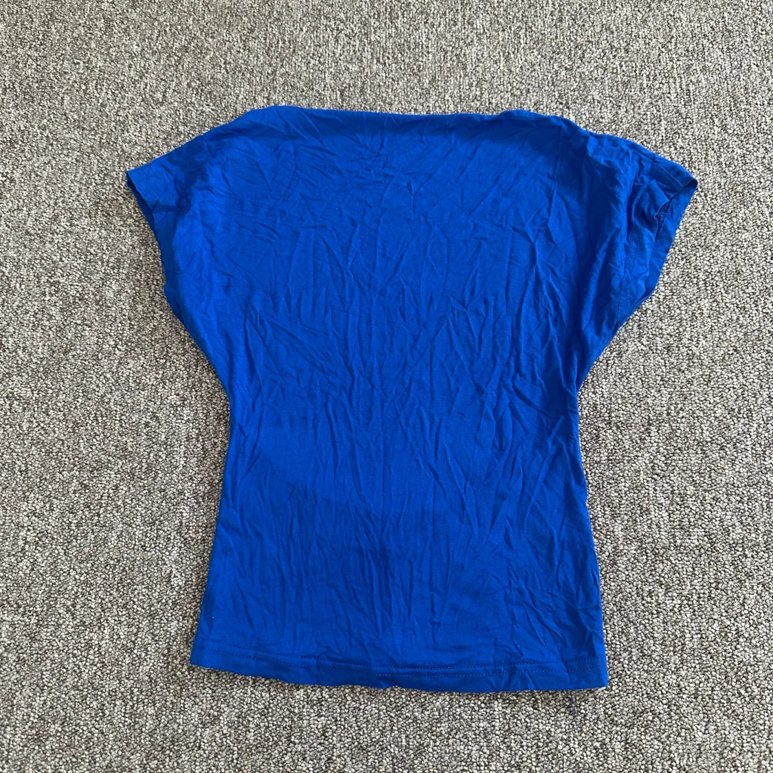 Blå topp med öppen rygg från SHEIN