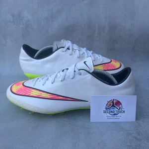 Nike mercurials  - Nike Mercurial Victory IV  (2013) storlek 42   Bra skick skadad tunga