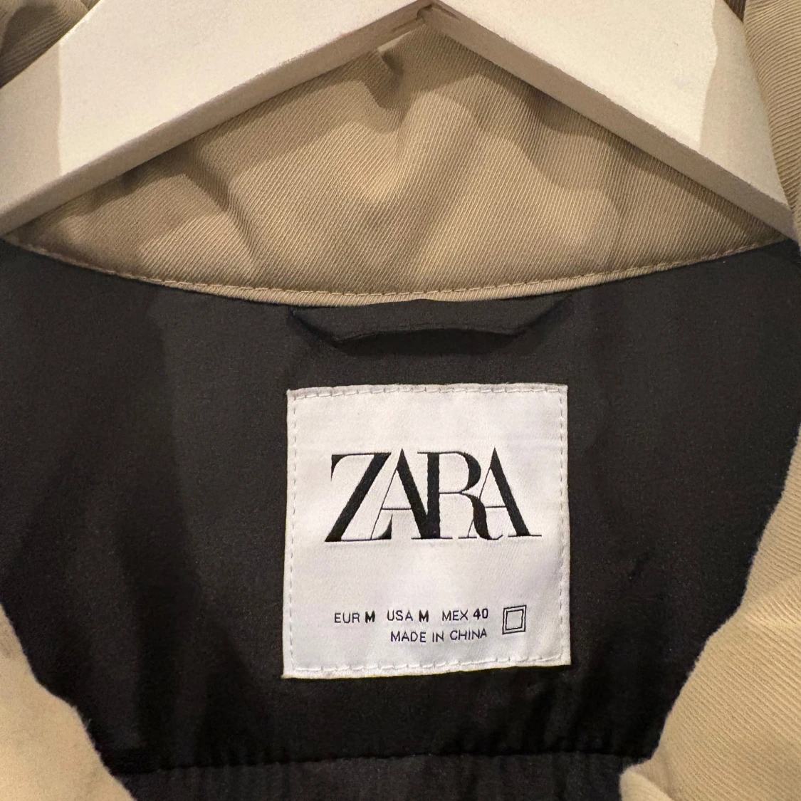 Beige quiltad dunväst från Zara - 1