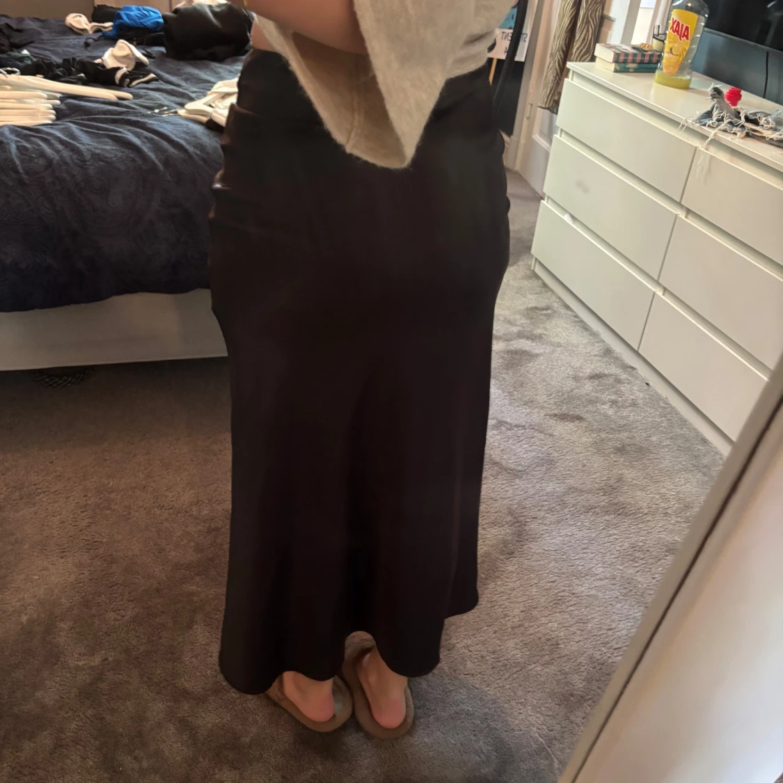 Svart lång satinkjol - 2