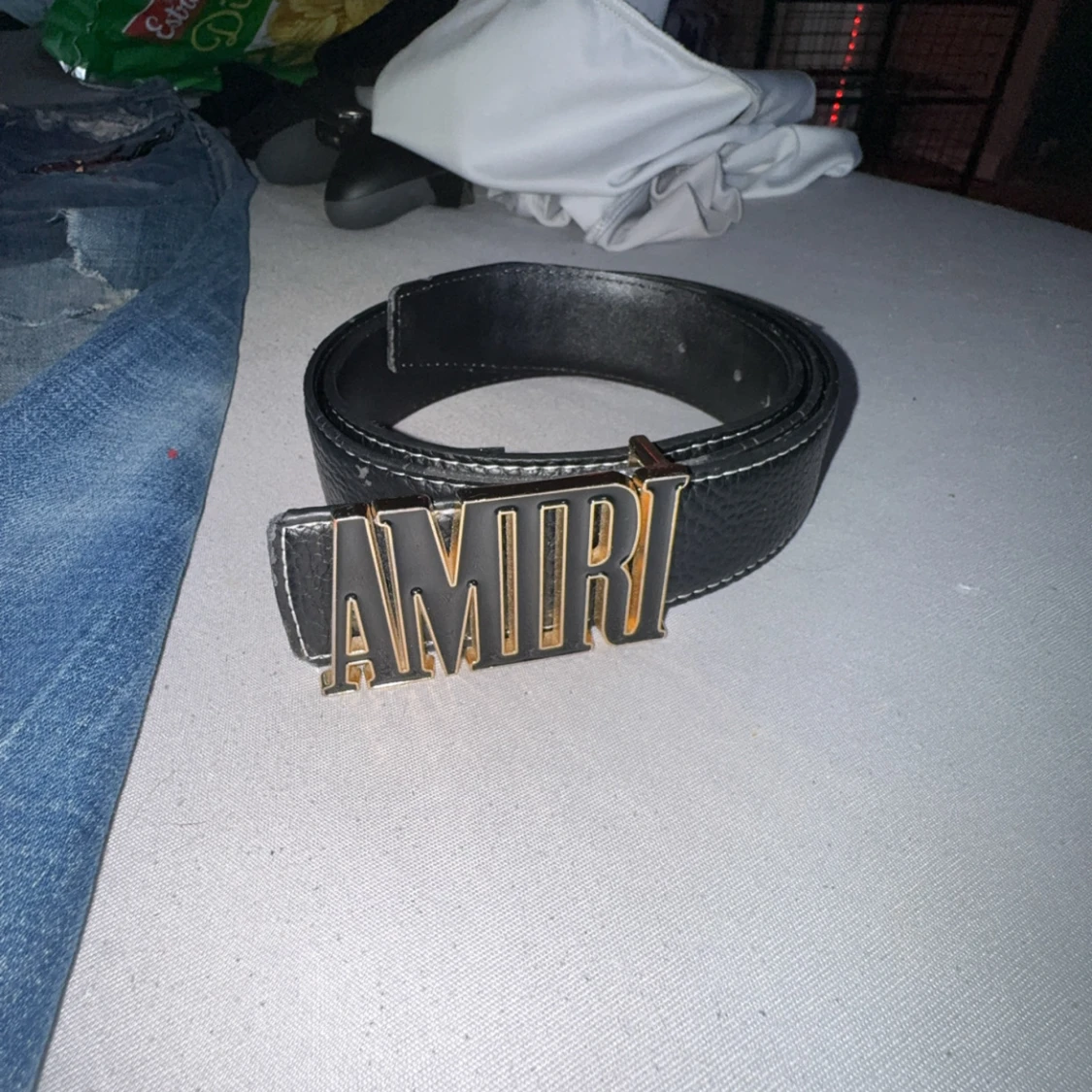 Svart skärp från Amiri med gulddetalj - 1