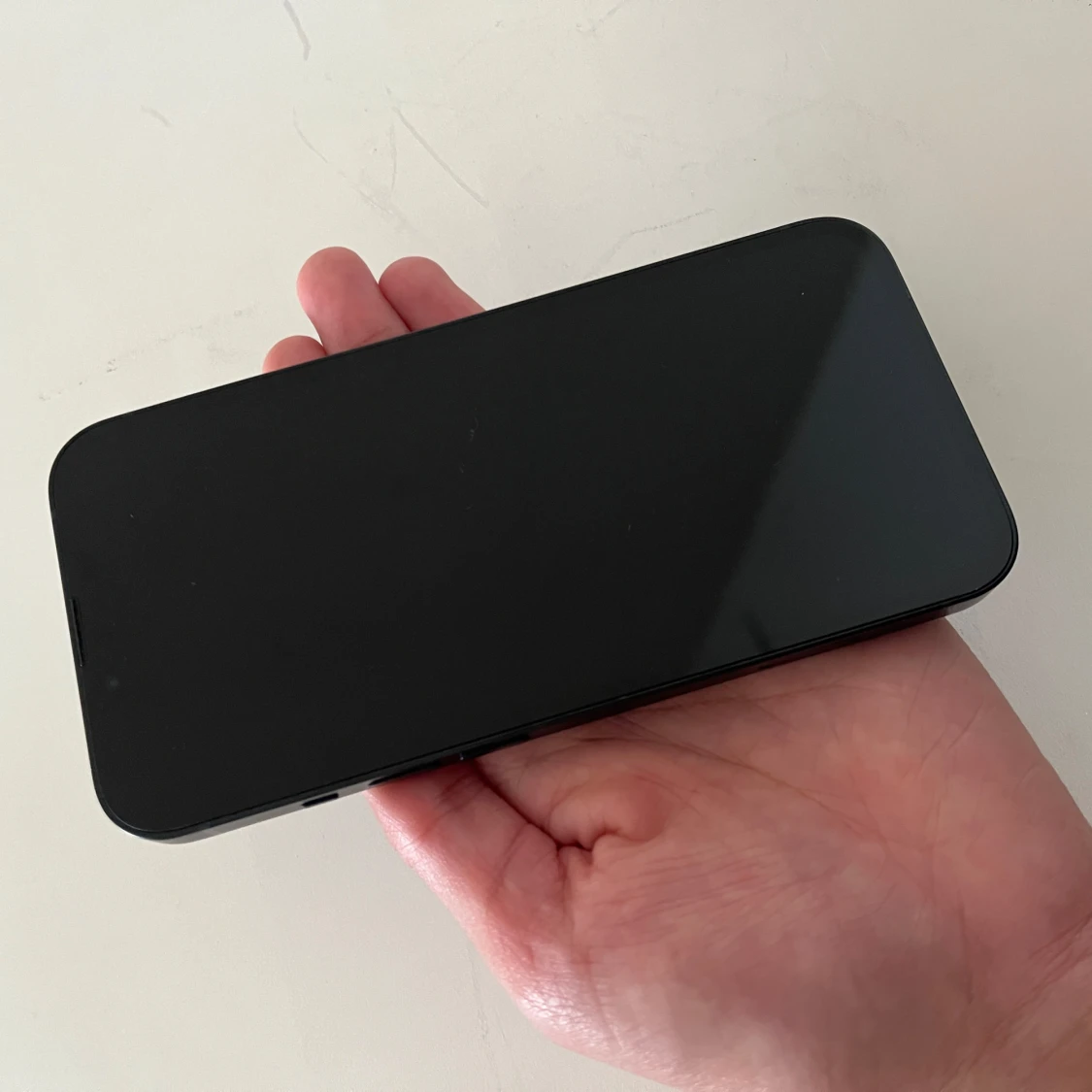 Svart iphone 13 i mycket bra skick  - 2