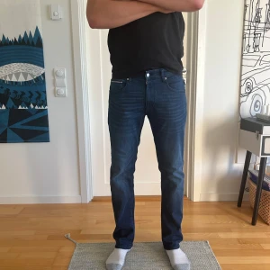 Replay Grover Jeans - Storlek 33/32 Använda fåtal gånger. Passar mig som är ca 190 köpta för 999 