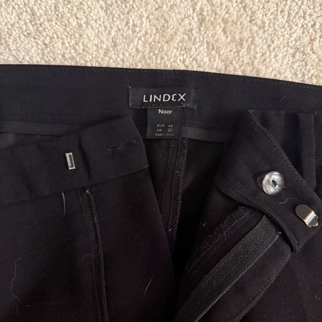 Svarta kostymbyxor med raka ben - 4