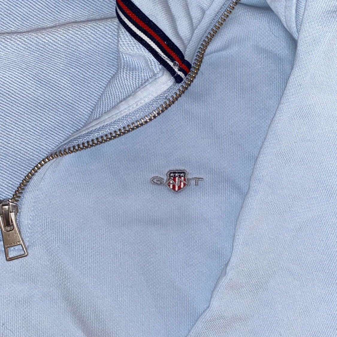 Ljusblå half zip tröja från GANT - 1