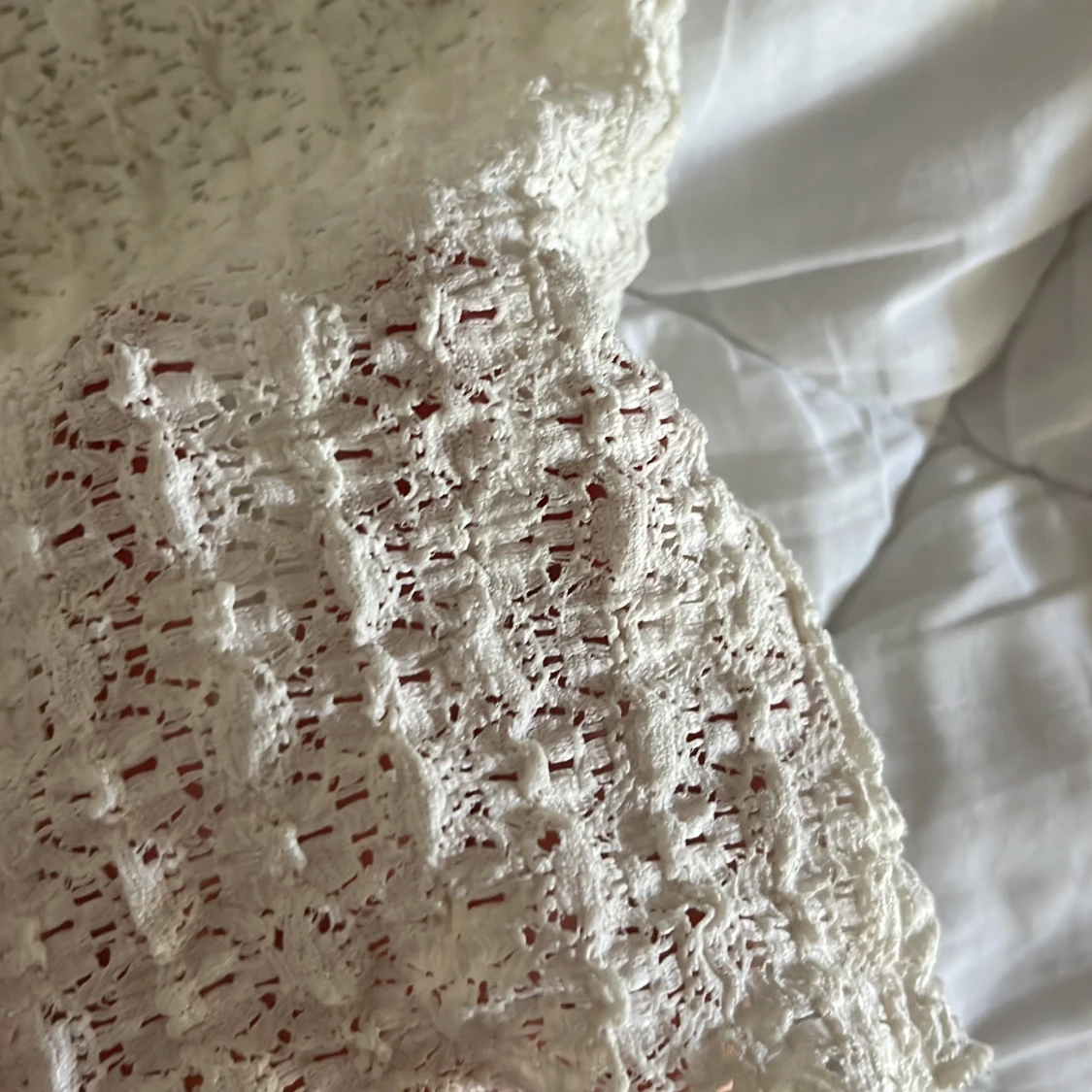 Vit spetsblus från Aware - 2