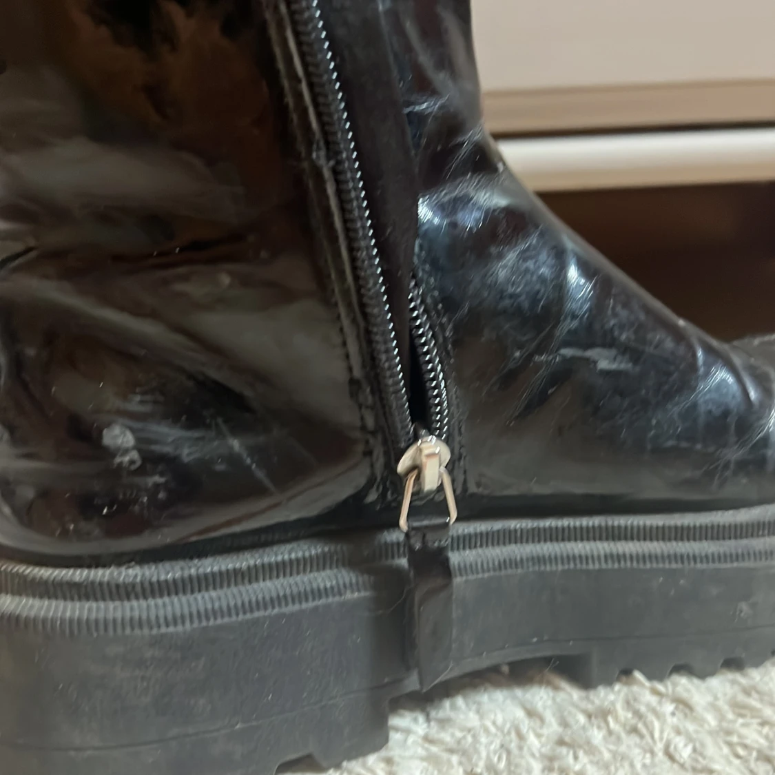 Svarta chunky boots med dragkedja - 2