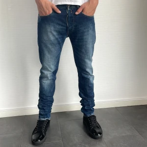 Replay Arrot jeans  33/34 - Replay Arrot jeans: pris:599kr| Storlek:W33 L34|Skick:9,8/10| Hör av dig vid minsta lilla fundering eller fråga| 