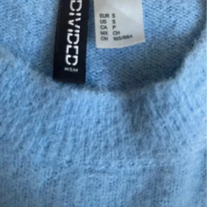 Stickad tröja - Stickad tröja från H&M utan hål eller fläckar!