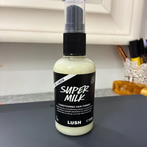 Lush Super Milk Primer - Helt ny, endast doftat på den där noterna inte passade mig.