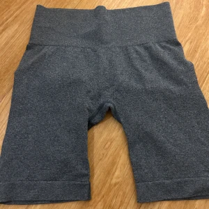 Tränings shorts  - Tränings shorts storlek M