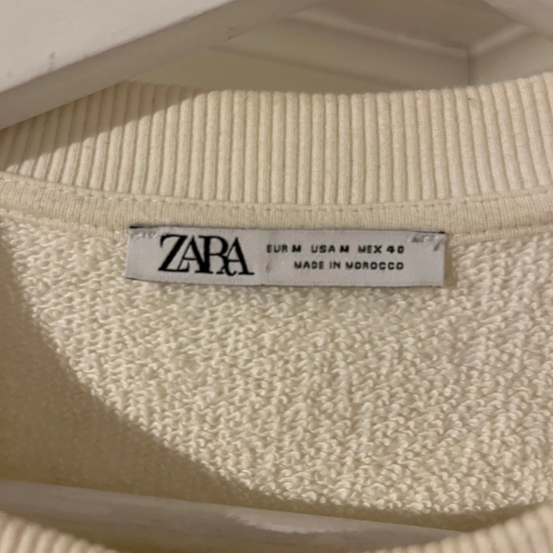 Vit tröja från Zara  - 3