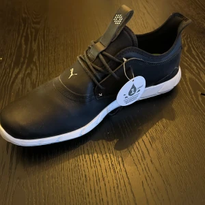 Svarta Puma Ignite sneakers - Helt nya golf skor från Puma. Aldrig använda 