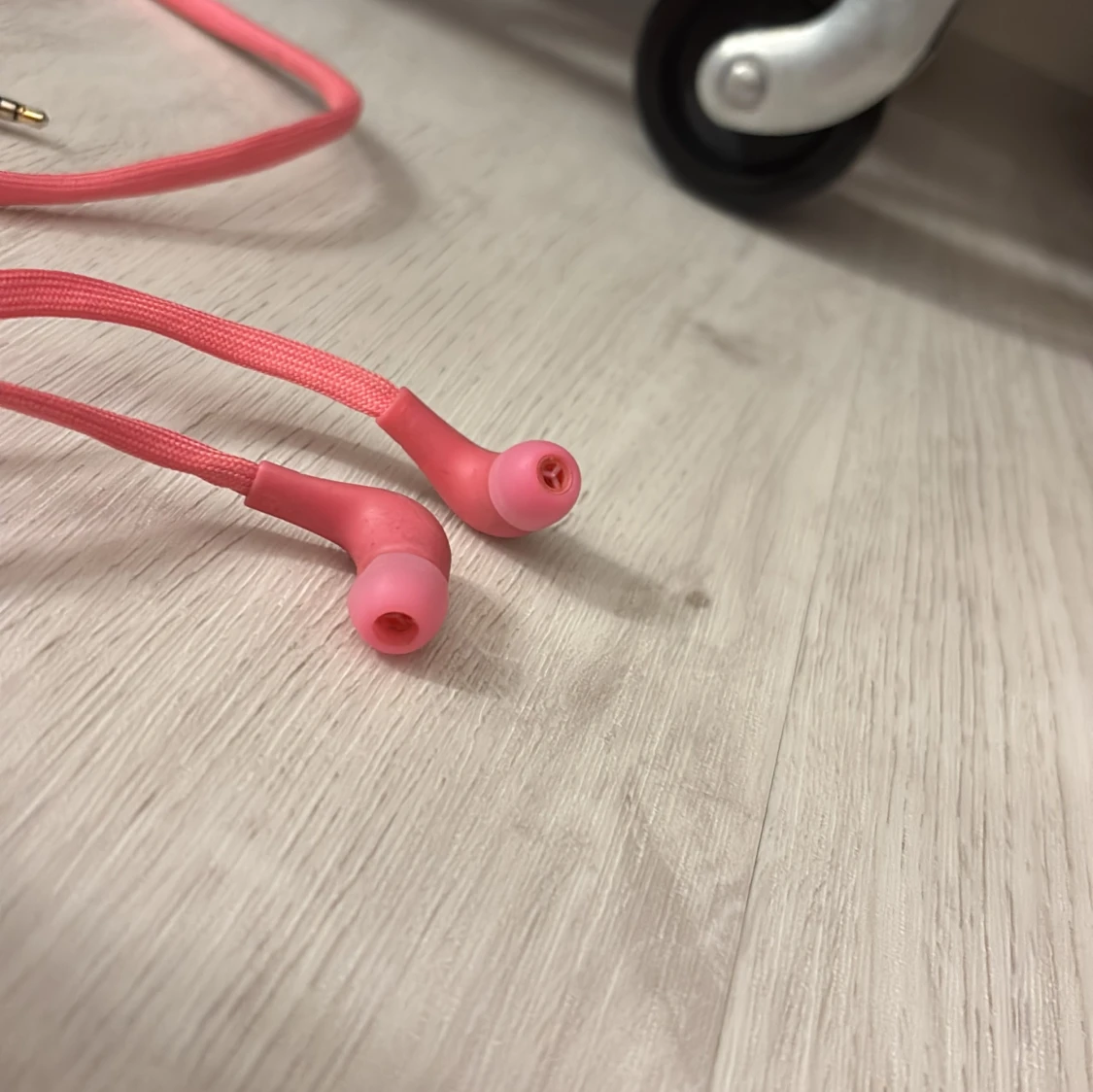  Rosa In-Ear Hörlurar - Perfekt för Musik och Samtal - 2