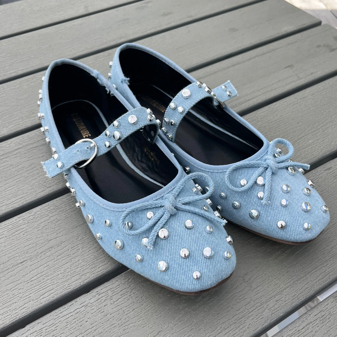 Ljusblå ballerinas med nitar från Cushionaire - 1