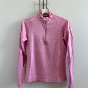 Rosa långärmad träningströja - Jätte fin rosa halv zip från galvin Green. Bara använd ett fåtal gånger. 