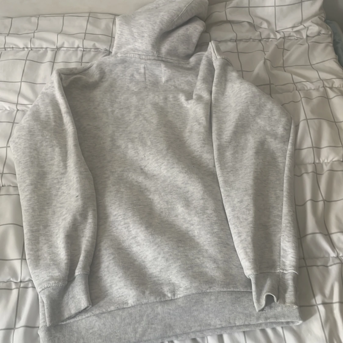 Ljusgrå hoodie från Bershka, loose fit - 3