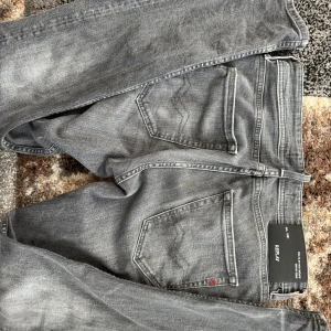 Replay Stonewashed Grey Jeans (W30 L32) - Skick: Väldigt fint skick, inga synliga defekter, köpt i Januari för ca 1200–1400 kr. Priset går att förhandla ✔️