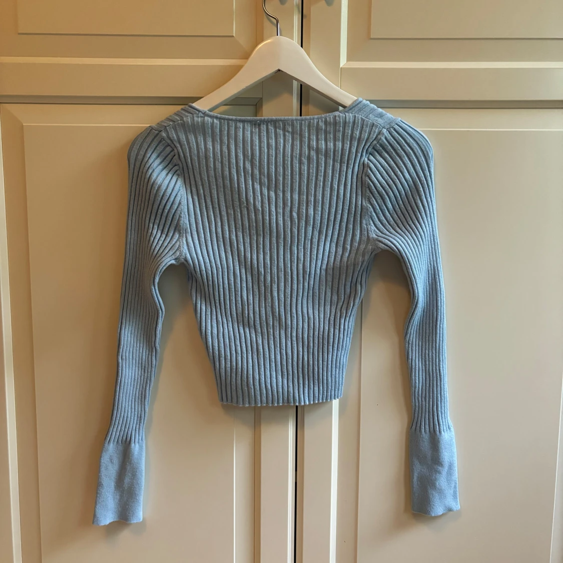 Ljusblå ribbad kofta  - 1