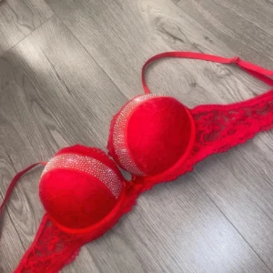 röd push up bh - ❤️