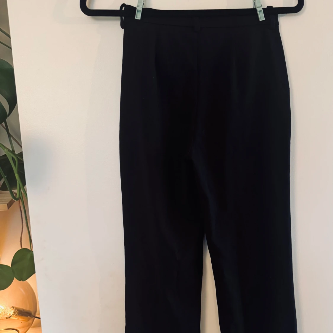 Svarta kostymbyxor från Vero Moda - 1