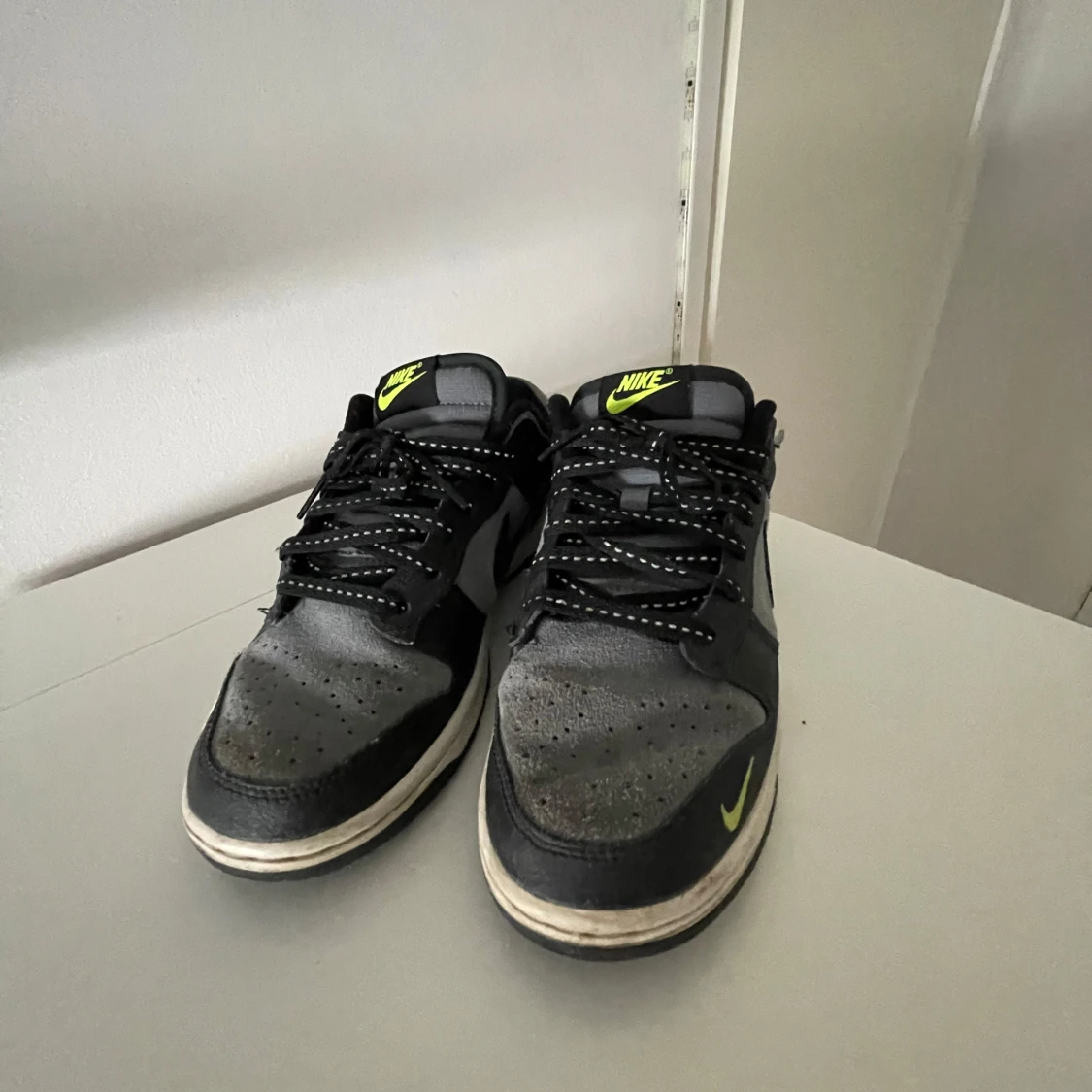 Nike Dunk sneakers i svart och grå - 3