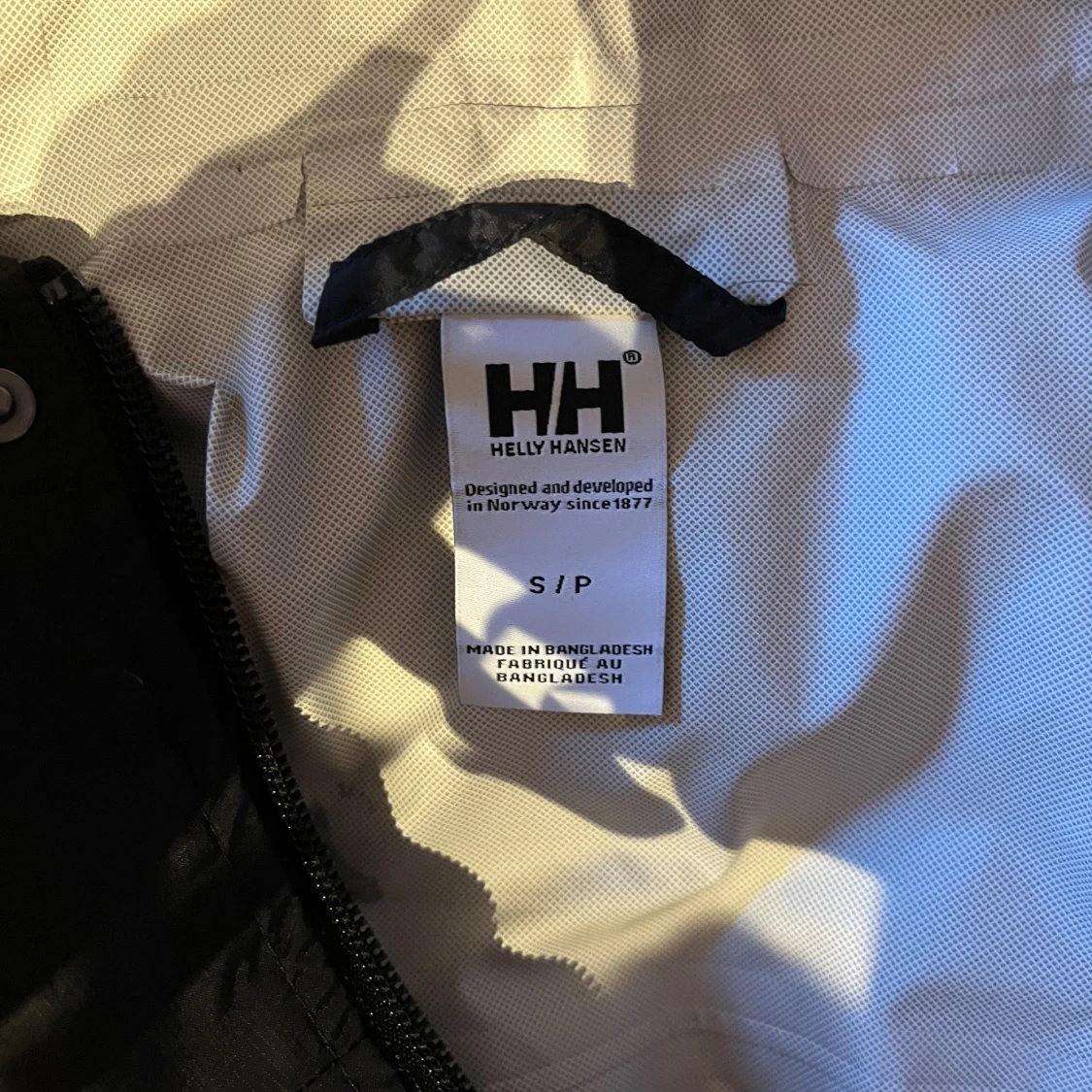 Svart vindjacka från Helly Hansen - 2