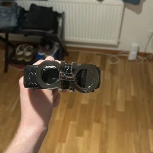 Ferragamo bälte - Säljer ett svart skärp från Salvatore Ferragamo i bra skick, storlek 105 cm. Pris kan diskuteras vid snabb affär, skriv om ni har fler frågor! 😎