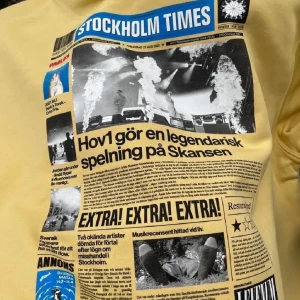  Hov1 merch  - Söker denna hoodien från deras spelning på Skansen i vilken storlek som helst 